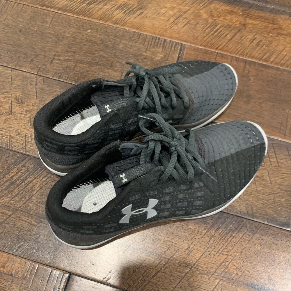 Under Armour Sneakers